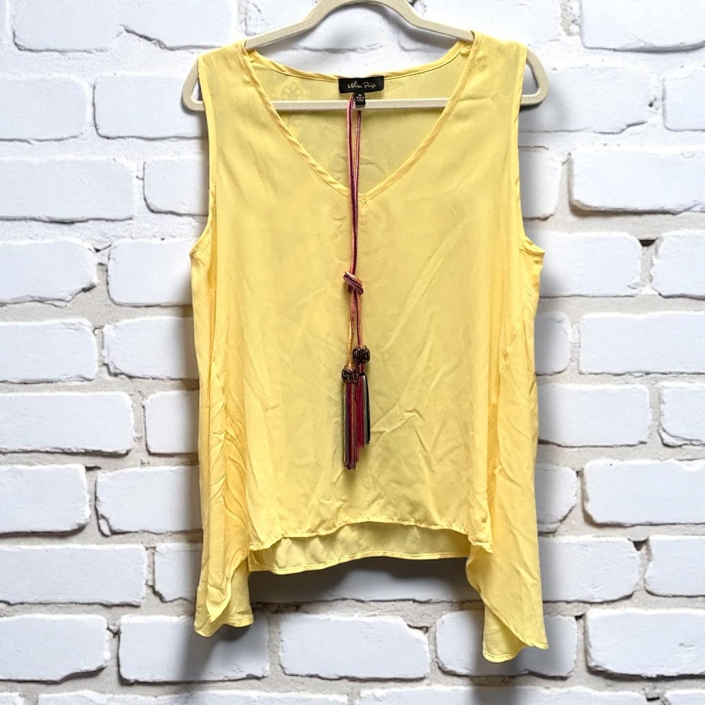 Melissa Paige Yellow Sleeveless V-Neck Tunic Tank Top with Necklace‎ Detail
